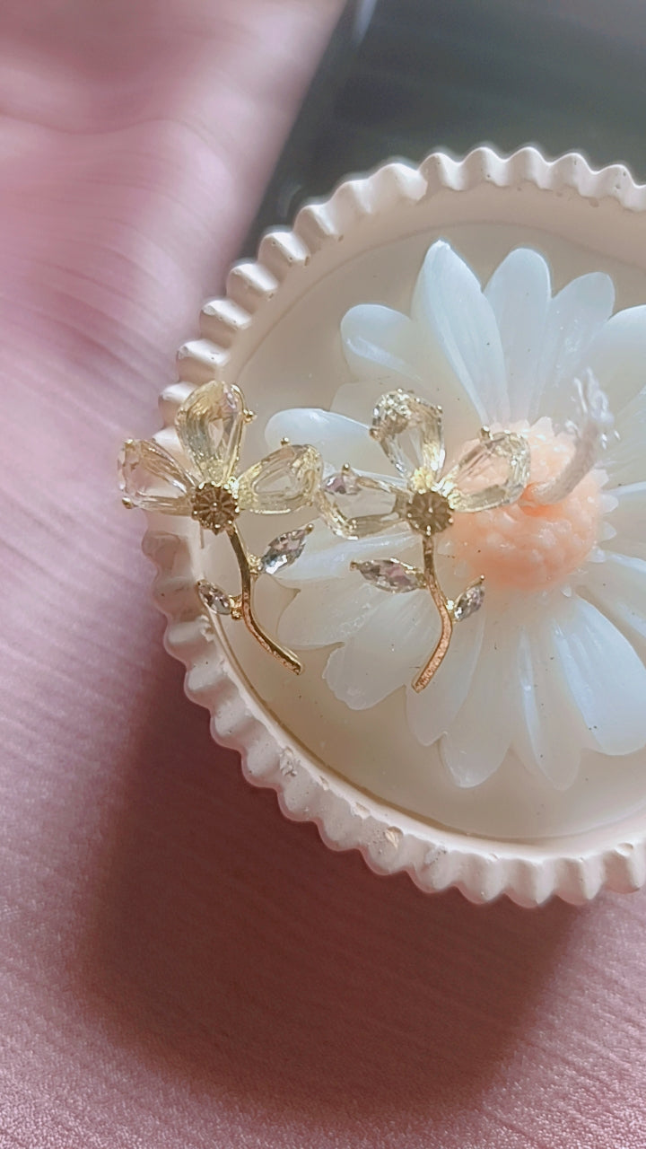 Flower petal studs