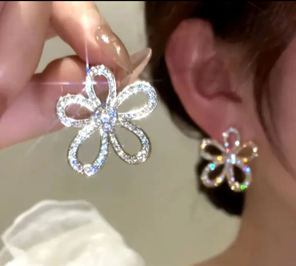 Floral studs earing
