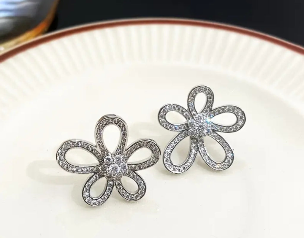 Floral studs earing